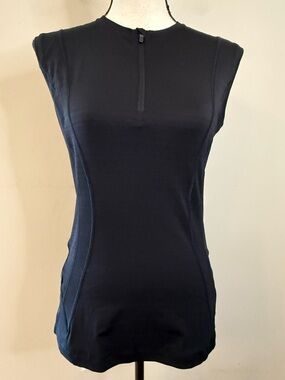 Athleta black sporty tank top zippered pocket SZ SM